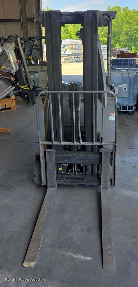 image for item DW1932 2017 Crown RC5545-40 forklift