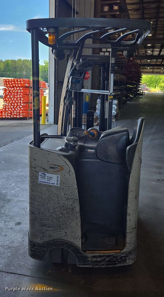 image for item DW1932 2017 Crown RC5545-40 forklift