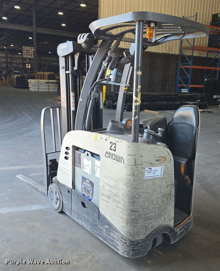 image for item DW1932 2017 Crown RC5545-40 forklift