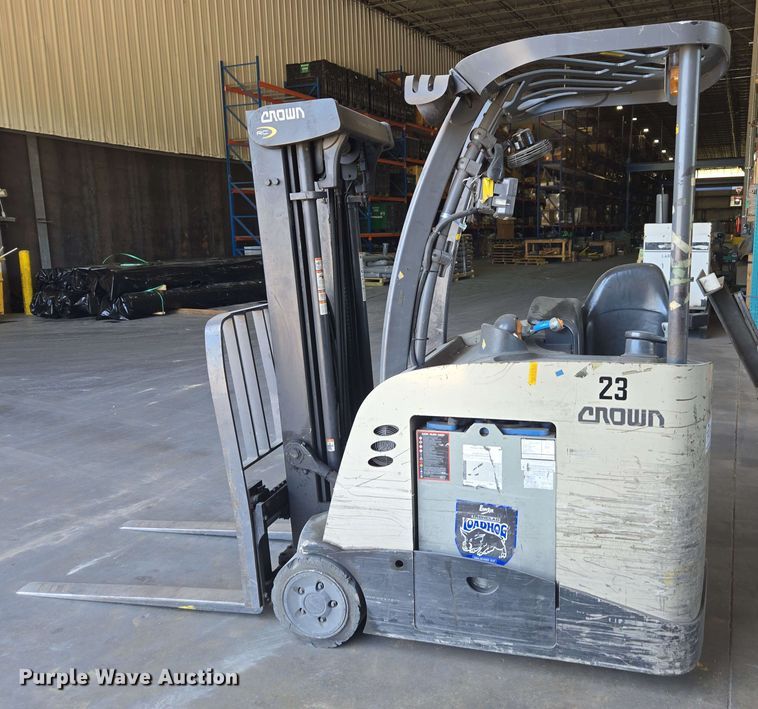 image for item DW1932 2017 Crown RC5545-40 forklift
