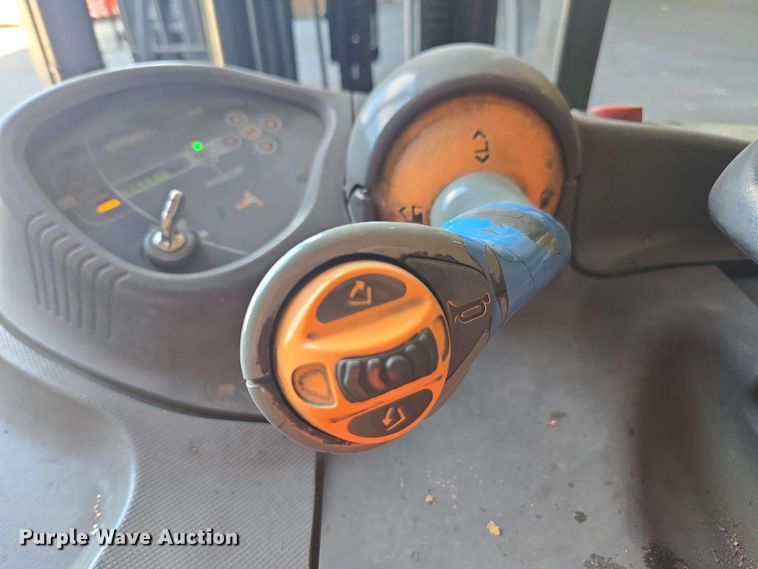 image for item DW1932 2017 Crown RC5545-40 forklift