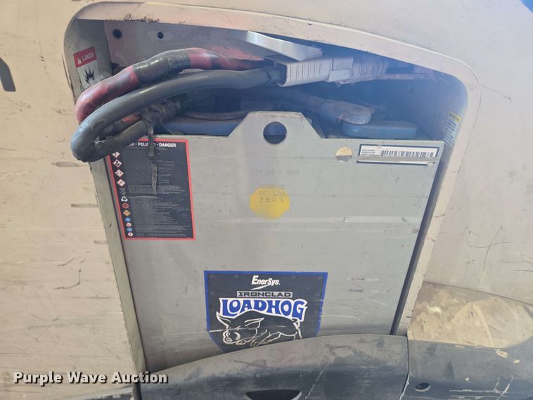 image for item DW1932 2017 Crown RC5545-40 forklift