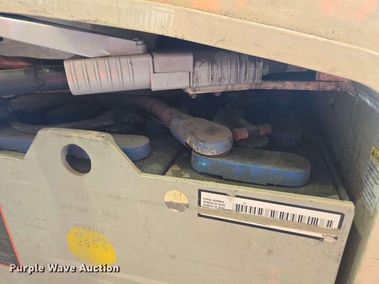 image for item DW1932 2017 Crown RC5545-40 forklift