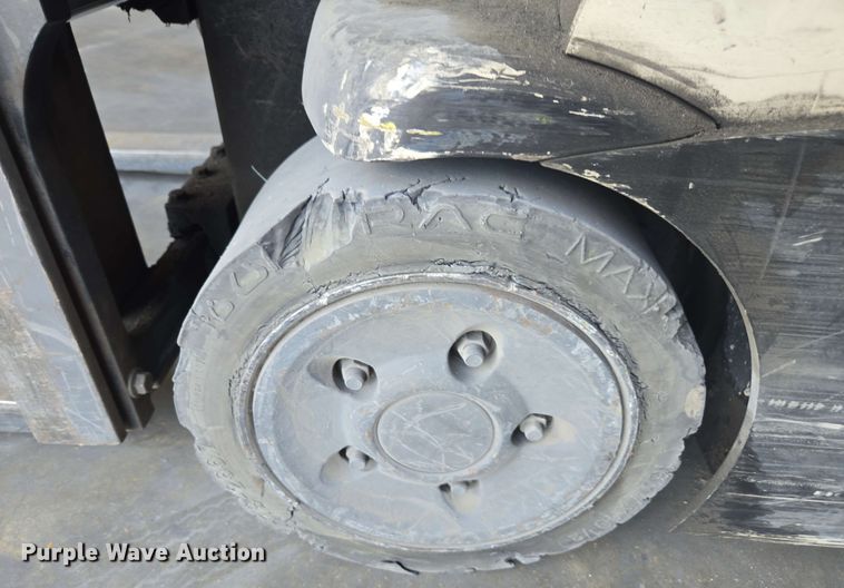 image for item DW1932 2017 Crown RC5545-40 forklift