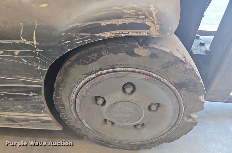 image for item DW1932 2017 Crown RC5545-40 forklift