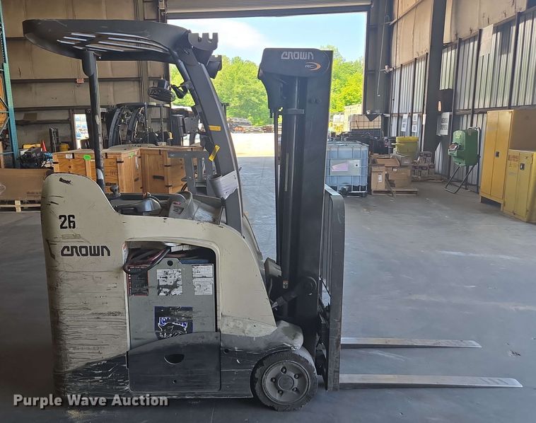 image for item DW1933 2017 Crown RC5545-40 forklift