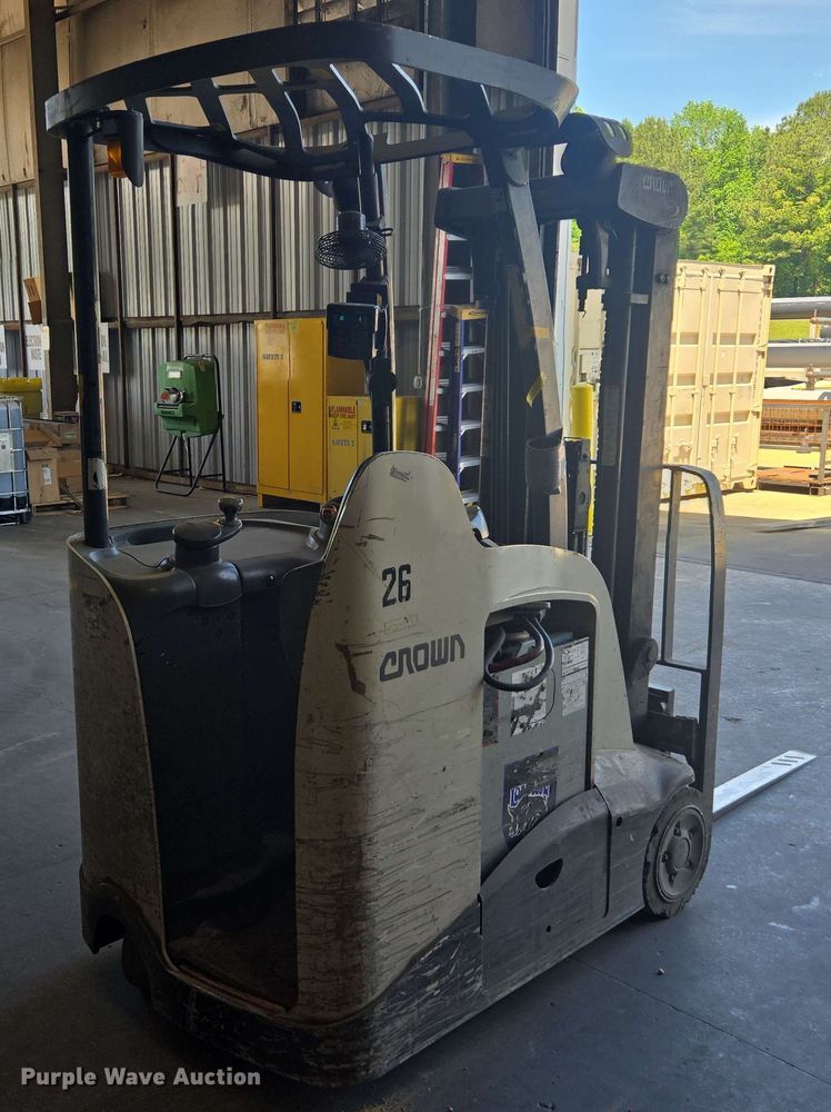 image for item DW1933 2017 Crown RC5545-40 forklift