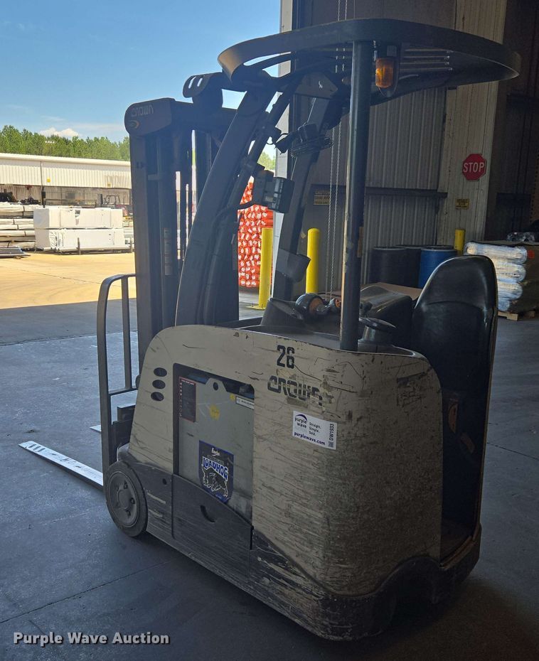 image for item DW1933 2017 Crown RC5545-40 forklift