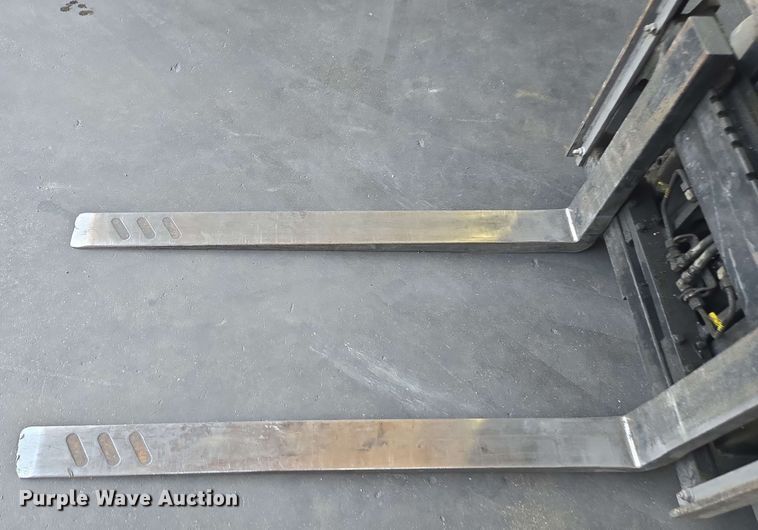 image for item DW1933 2017 Crown RC5545-40 forklift