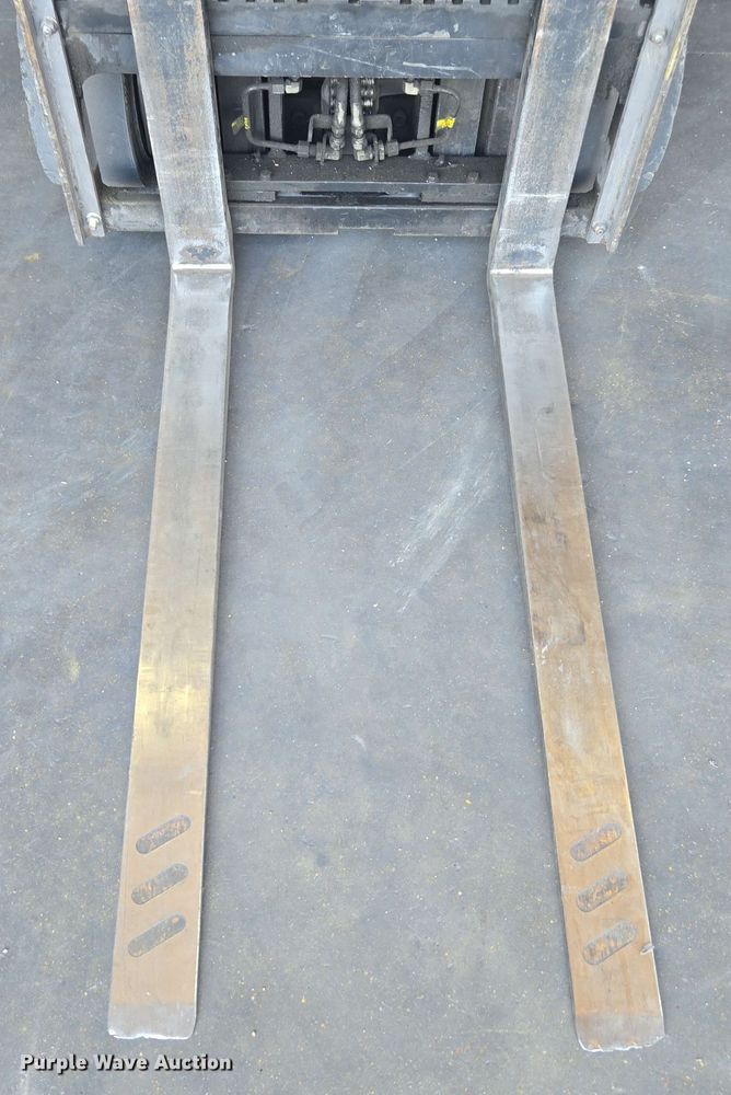 image for item DW1933 2017 Crown RC5545-40 forklift