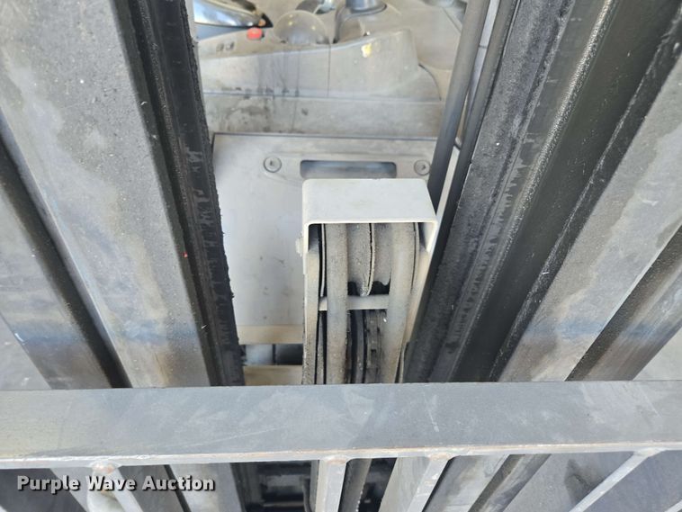 image for item DW1933 2017 Crown RC5545-40 forklift