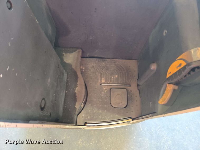 image for item DW1933 2017 Crown RC5545-40 forklift