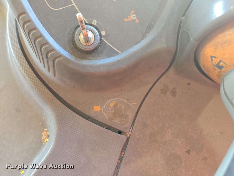 image for item DW1933 2017 Crown RC5545-40 forklift