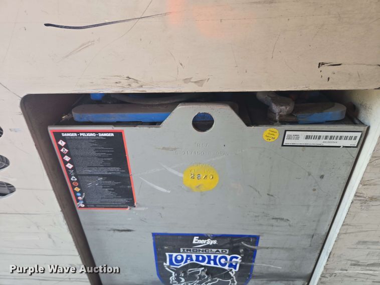 image for item DW1933 2017 Crown RC5545-40 forklift