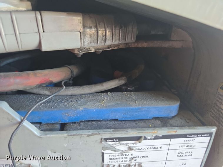 image for item DW1933 2017 Crown RC5545-40 forklift