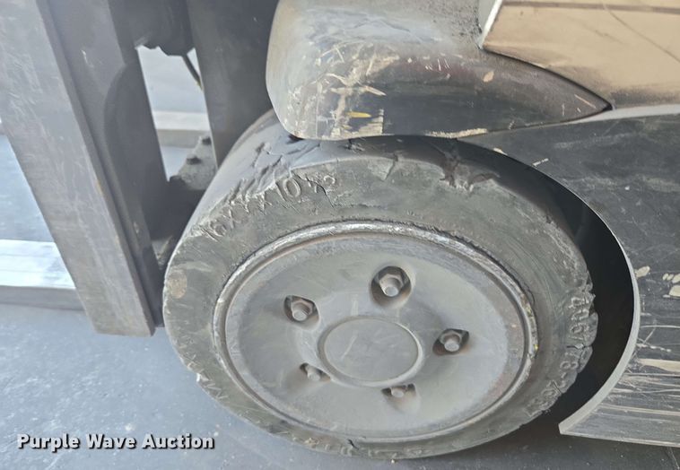 image for item DW1933 2017 Crown RC5545-40 forklift