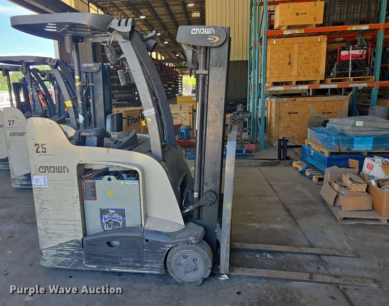 image for item DW1934 Crown RC5545-40 forklift