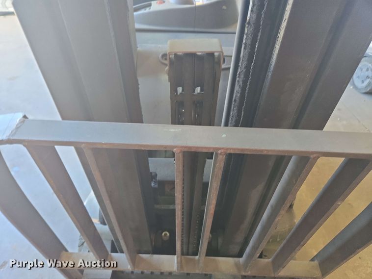 image for item DW1934 Crown RC5545-40 forklift