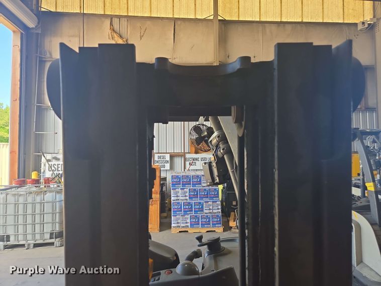 image for item DW1934 Crown RC5545-40 forklift