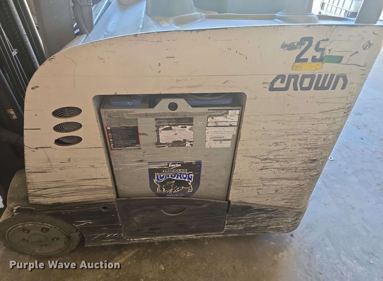 image for item DW1934 Crown RC5545-40 forklift