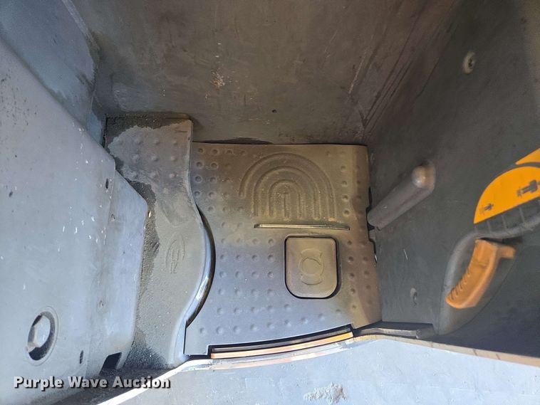 image for item DW1934 Crown RC5545-40 forklift