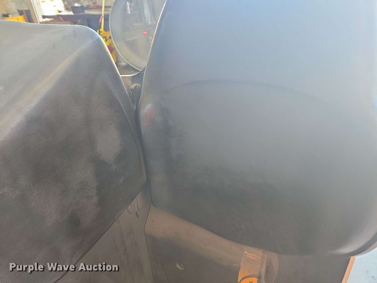 image for item DW1934 Crown RC5545-40 forklift