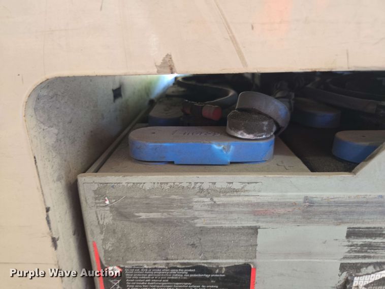 image for item DW1934 Crown RC5545-40 forklift