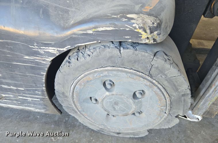 image for item DW1934 Crown RC5545-40 forklift