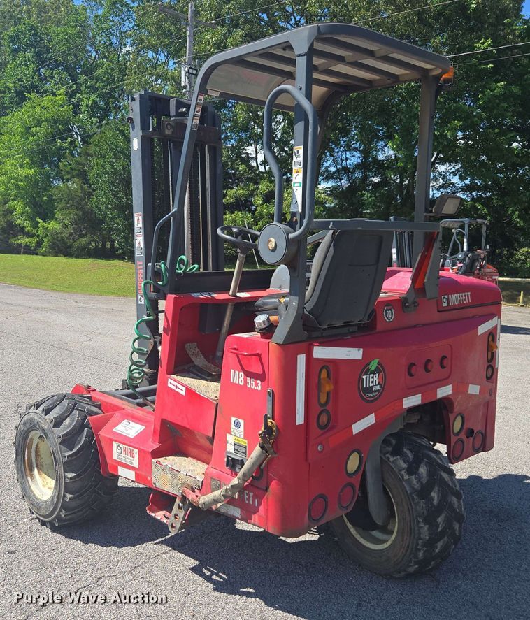 image for item DW1935 2015 Moffett M8 55.3 forklift