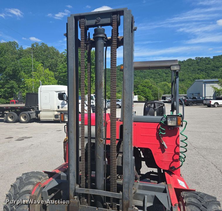 image for item DW1935 2015 Moffett M8 55.3 forklift