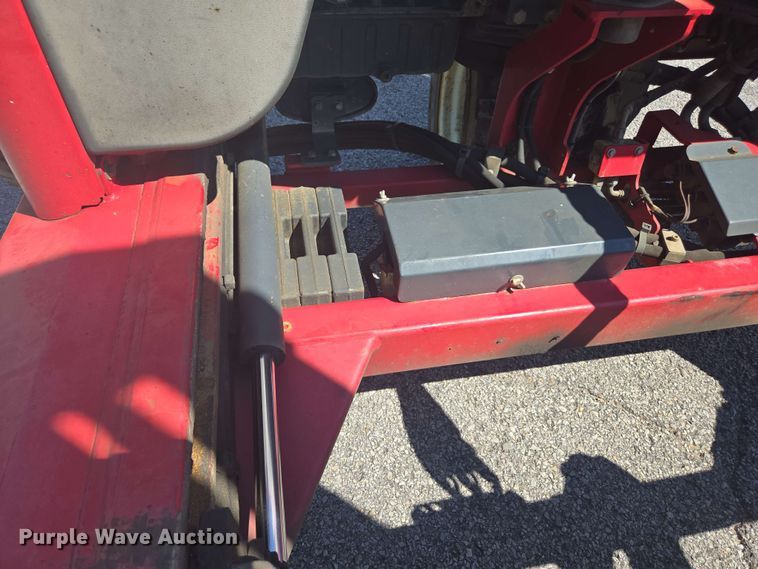 image for item DW1935 2015 Moffett M8 55.3 forklift