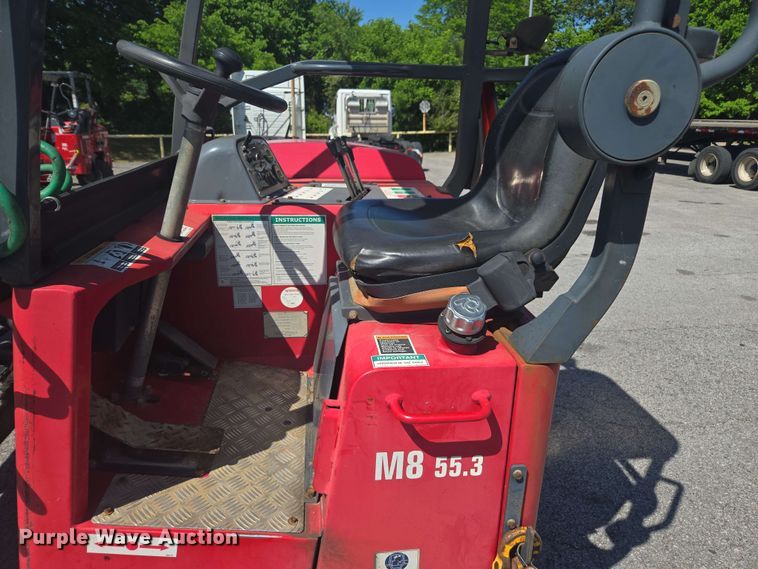 image for item DW1935 2015 Moffett M8 55.3 forklift