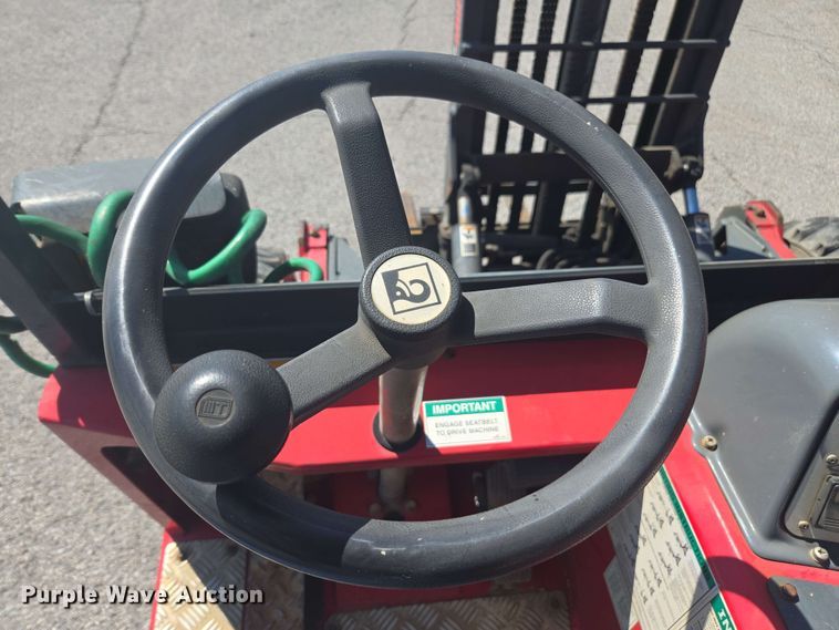 image for item DW1935 2015 Moffett M8 55.3 forklift