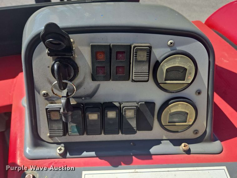 image for item DW1935 2015 Moffett M8 55.3 forklift