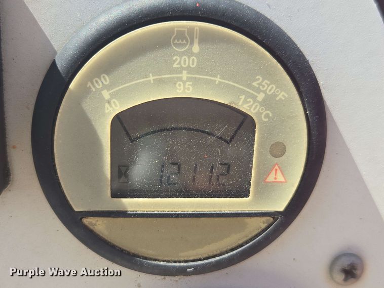 image for item DW1935 2015 Moffett M8 55.3 forklift