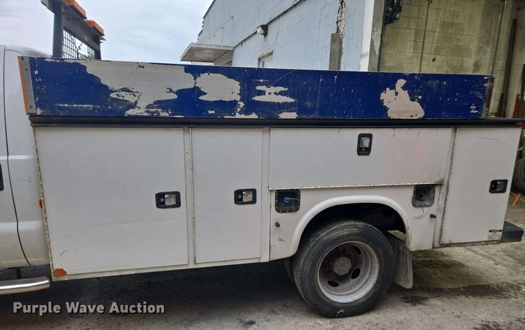 image for item DW1936 2016 Ford F550 Super Duty XL SuperCab utility / service truck