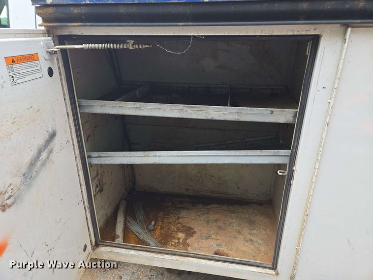 image for item DW1936 2016 Ford F550 Super Duty XL SuperCab utility / service truck