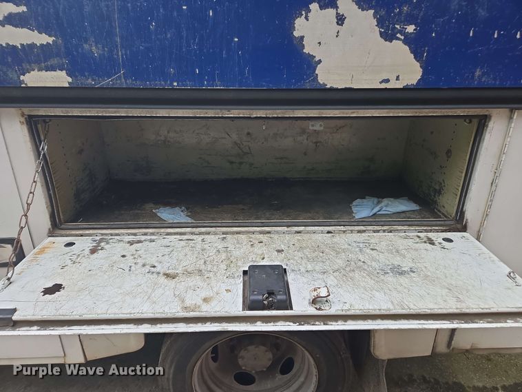 image for item DW1936 2016 Ford F550 Super Duty XL SuperCab utility / service truck