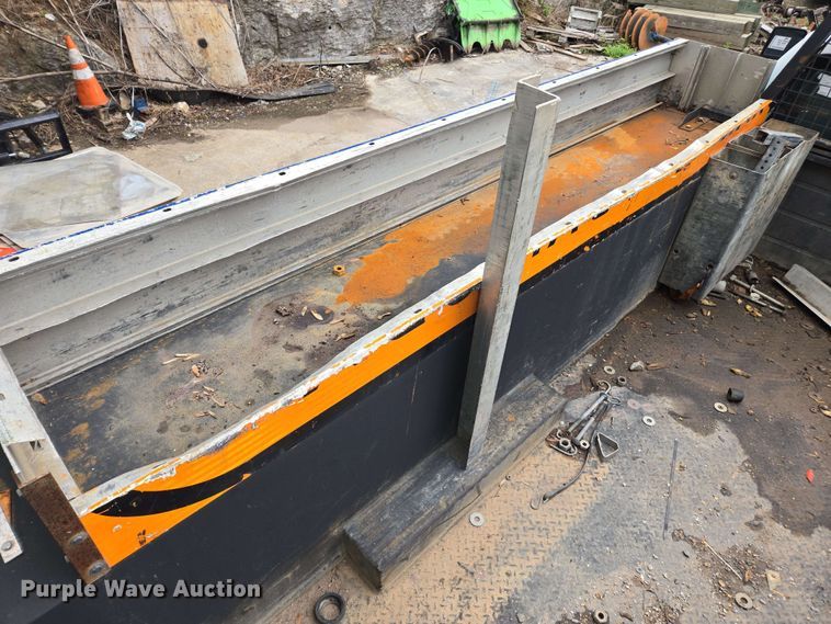 image for item DW1936 2016 Ford F550 Super Duty XL SuperCab utility / service truck