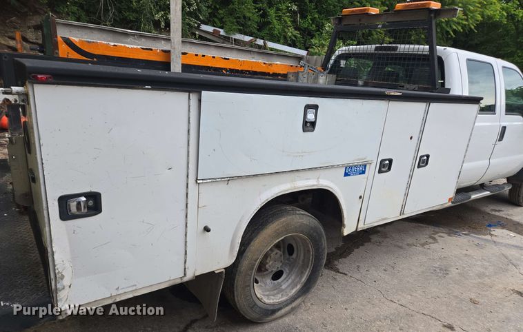 image for item DW1936 2016 Ford F550 Super Duty XL SuperCab utility / service truck