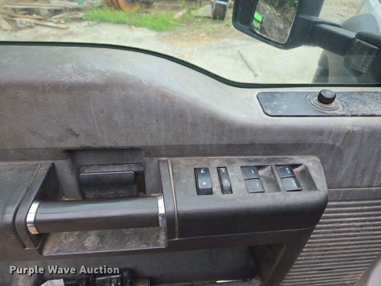 image for item DW1936 2016 Ford F550 Super Duty XL SuperCab utility / service truck