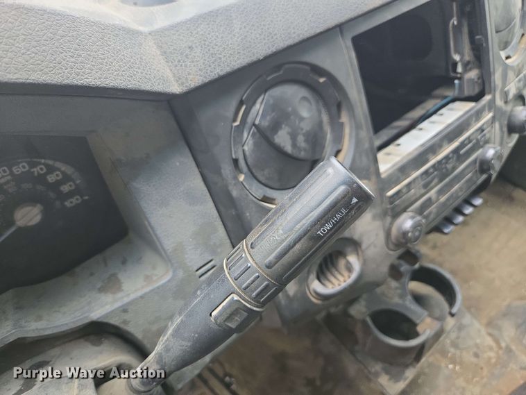 image for item DW1936 2016 Ford F550 Super Duty XL SuperCab utility / service truck