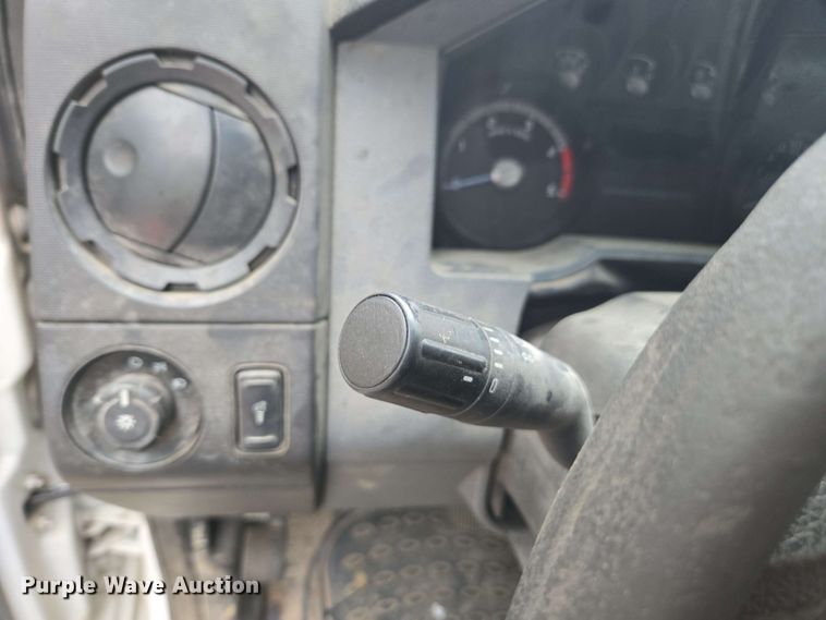 image for item DW1936 2016 Ford F550 Super Duty XL SuperCab utility / service truck