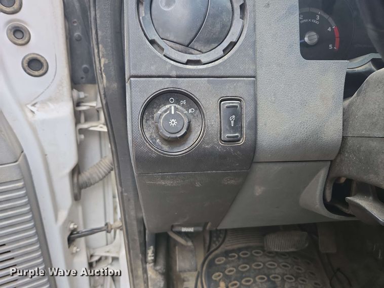 image for item DW1936 2016 Ford F550 Super Duty XL SuperCab utility / service truck