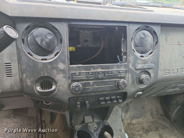 image for item DW1936 2016 Ford F550 Super Duty XL SuperCab utility / service truck