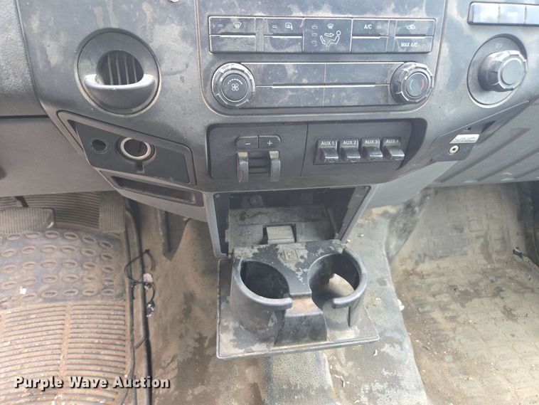 image for item DW1936 2016 Ford F550 Super Duty XL SuperCab utility / service truck