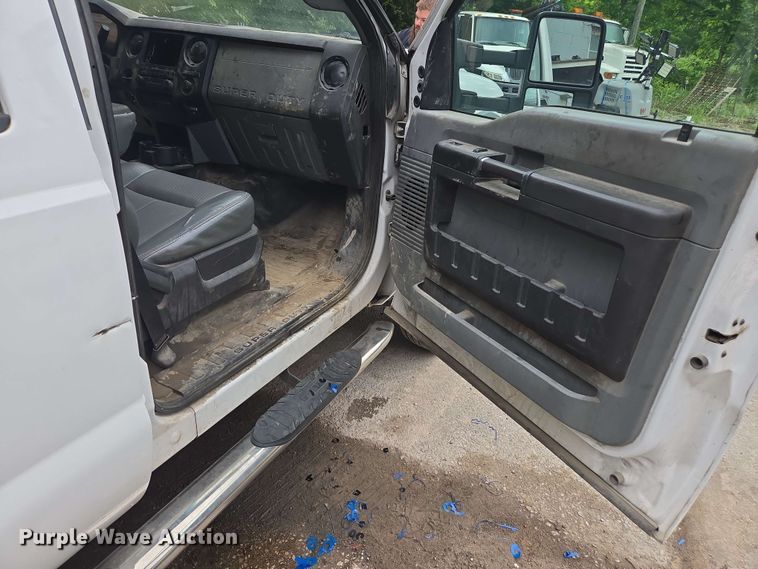 image for item DW1936 2016 Ford F550 Super Duty XL SuperCab utility / service truck