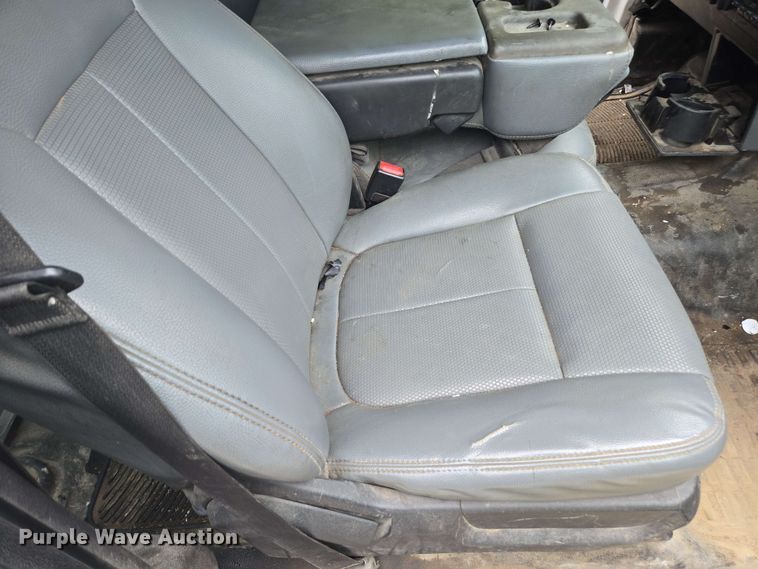 image for item DW1936 2016 Ford F550 Super Duty XL SuperCab utility / service truck