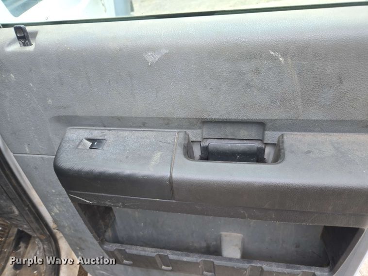 image for item DW1936 2016 Ford F550 Super Duty XL SuperCab utility / service truck