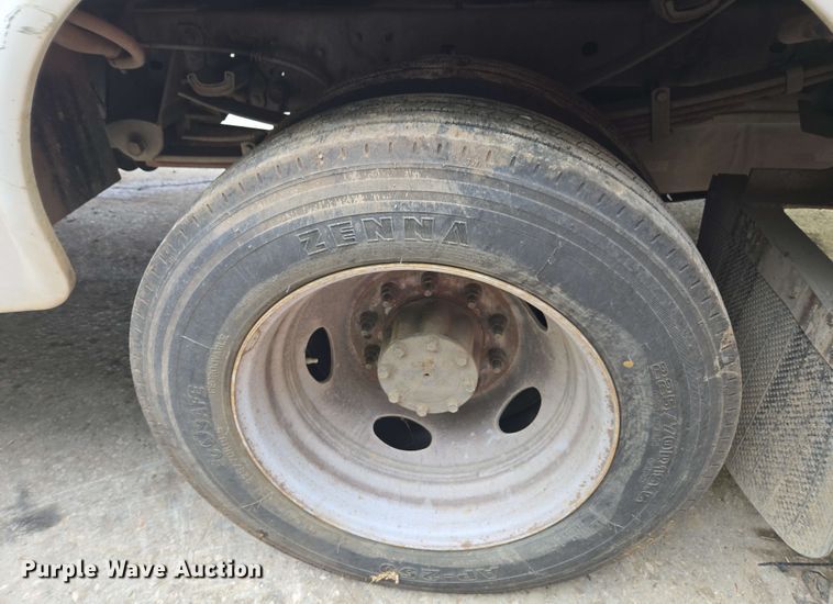 image for item DW1936 2016 Ford F550 Super Duty XL SuperCab utility / service truck